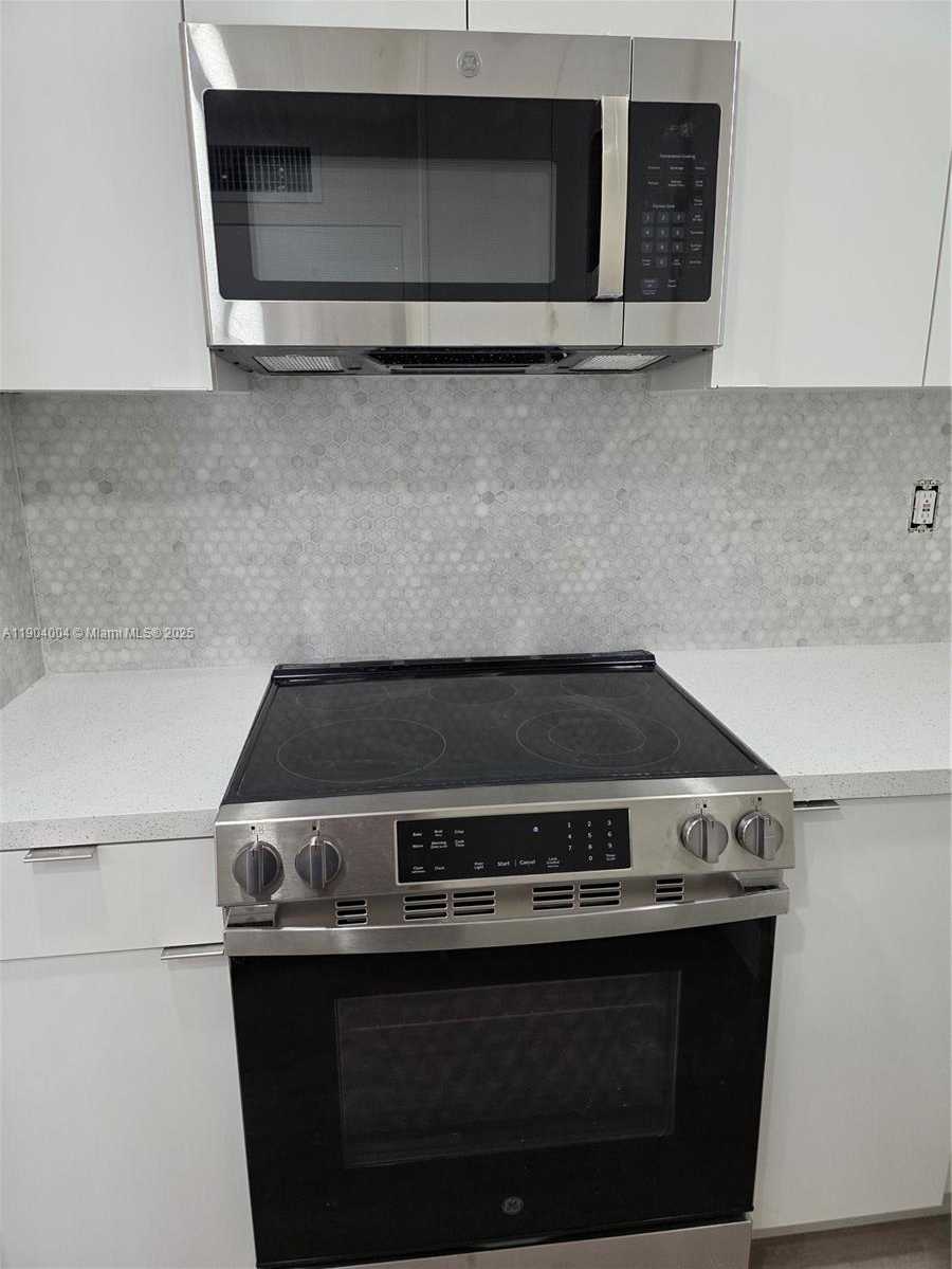 Small Image of 8870 FONTAINEBLEAU BLVD #103, Miami Number 6