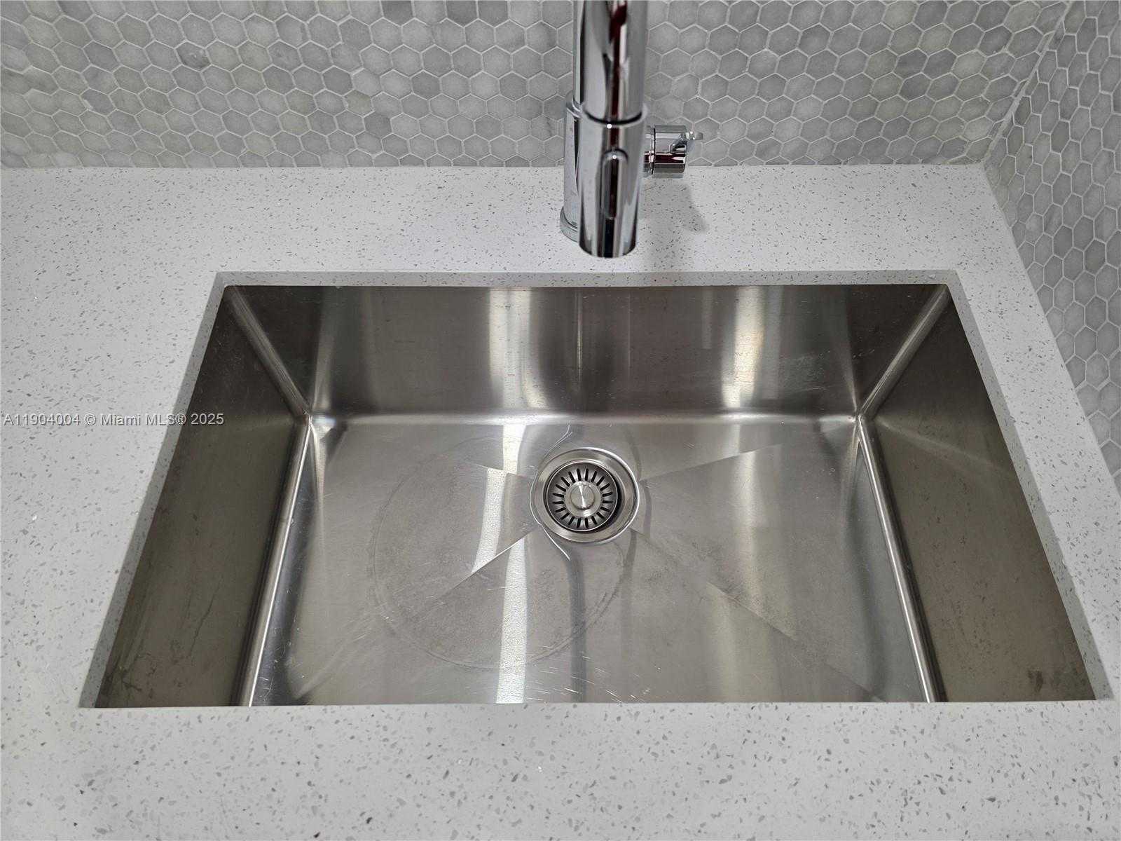 Small Image of 8870 FONTAINEBLEAU BLVD #103, Miami Number 7