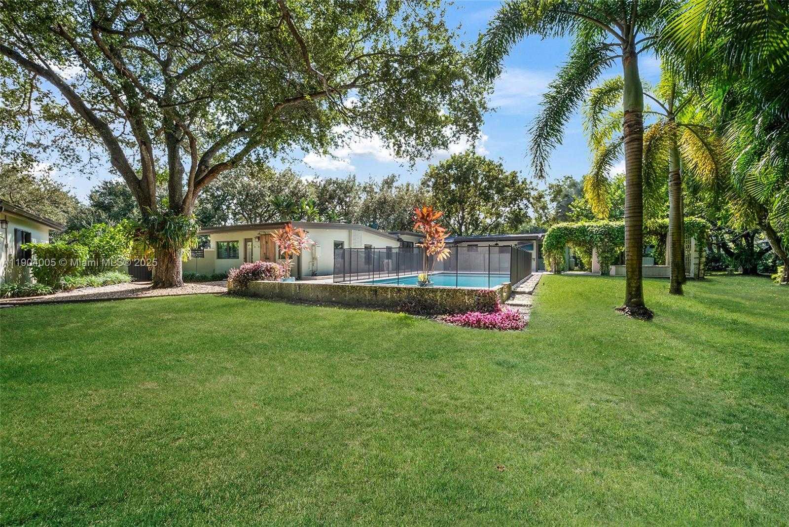 Small Image of 7801 SOUTH WEST 128TH ST, Pinecrest Number 25