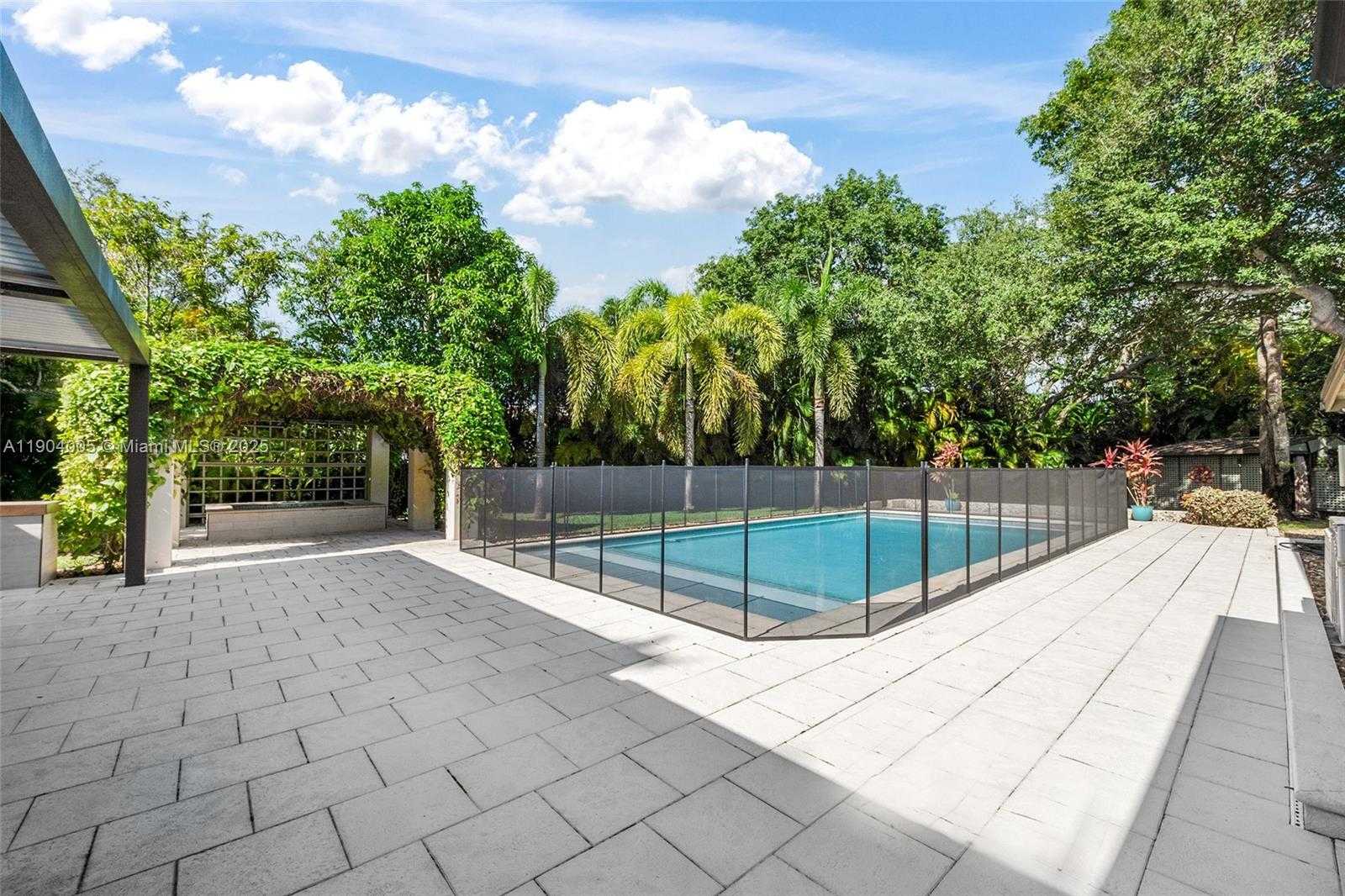 Small Image of 7801 SOUTH WEST 128TH ST, Pinecrest Number 26