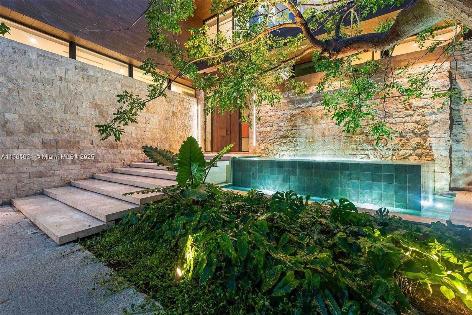 Small Image of 15 EAST SAN MARINO DR #15, Miami Beach Number 20