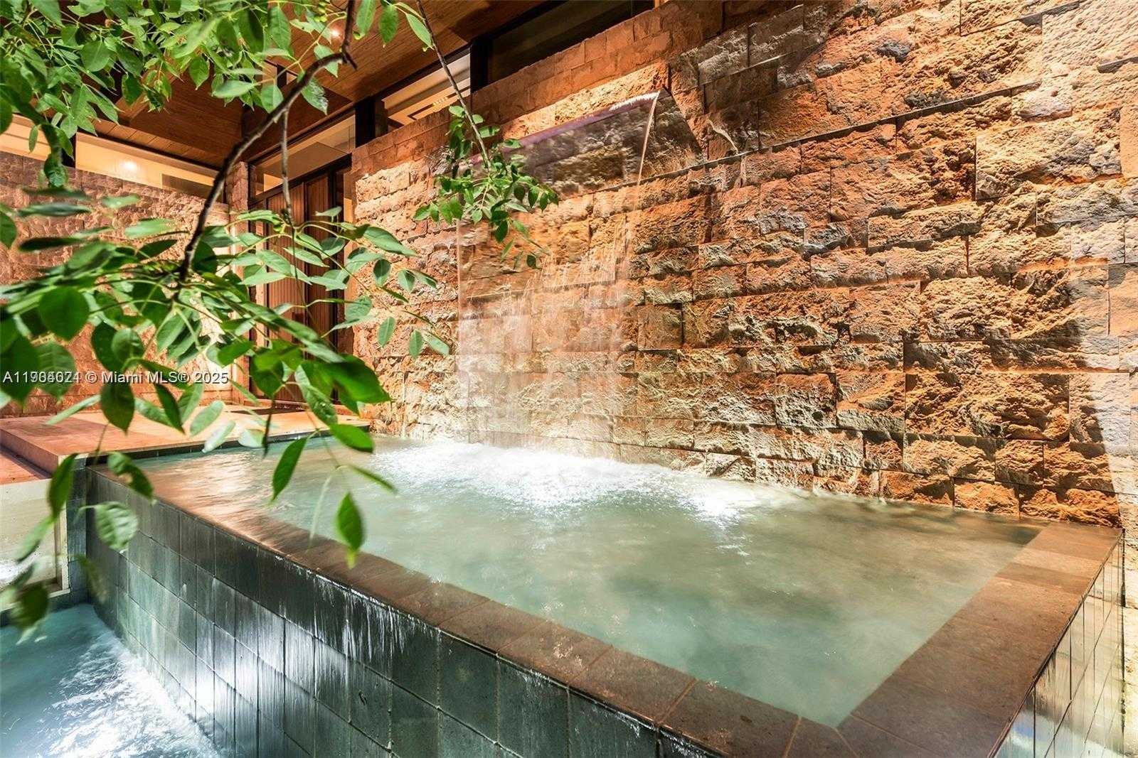 Small Image of 15 EAST SAN MARINO DR #15, Miami Beach Number 21