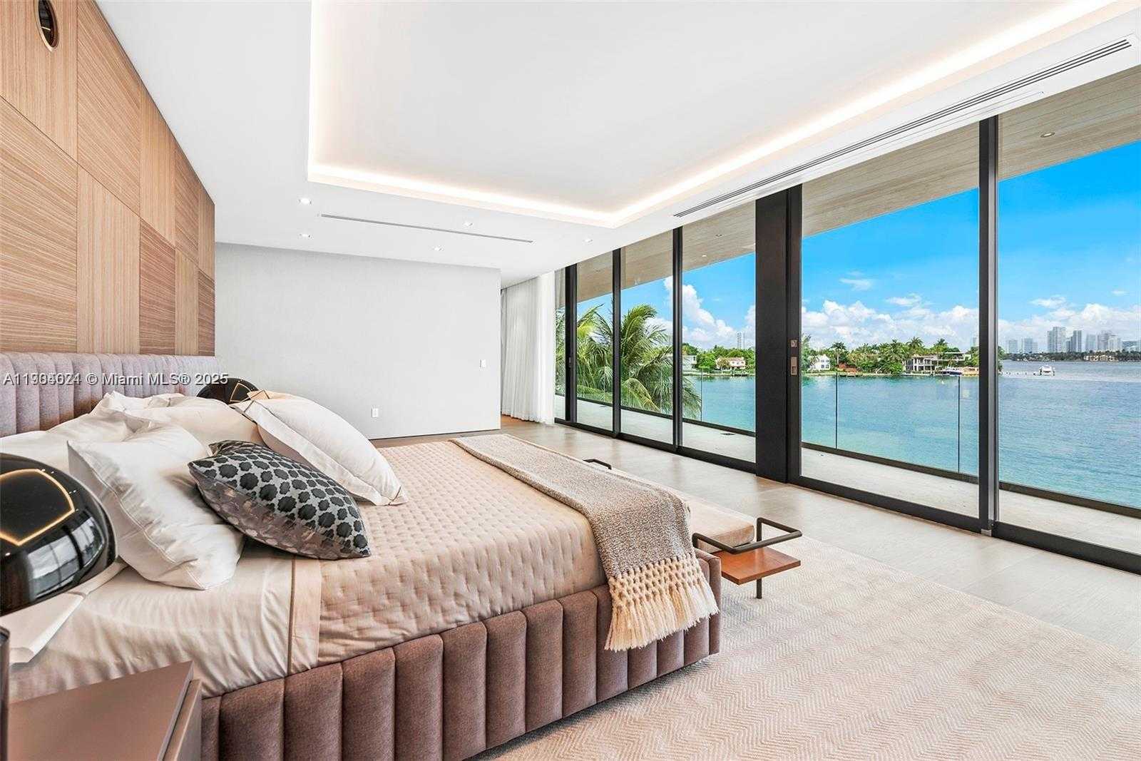 Small Image of 15 EAST SAN MARINO DR #15, Miami Beach Number 30