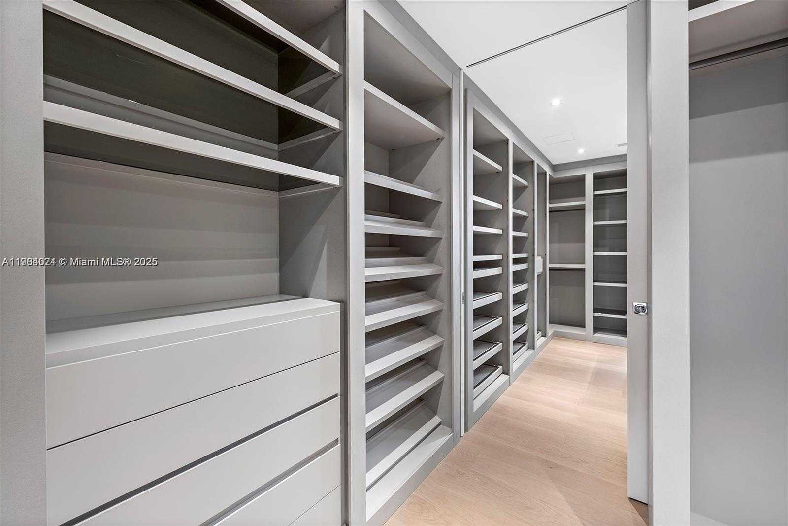 Small Image of 15 EAST SAN MARINO DR #15, Miami Beach Number 38