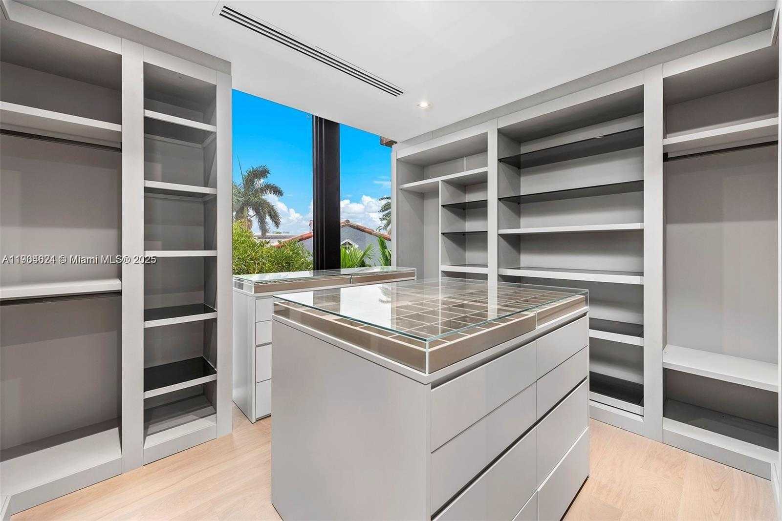 Small Image of 15 EAST SAN MARINO DR #15, Miami Beach Number 39