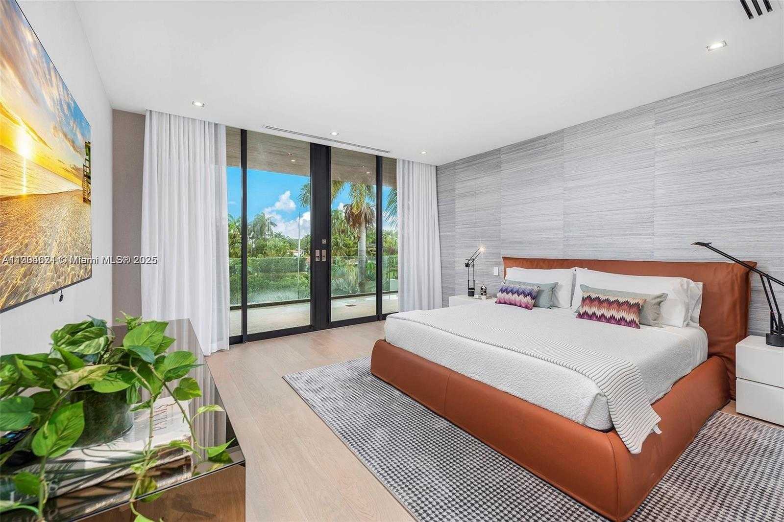 Small Image of 15 EAST SAN MARINO DR #15, Miami Beach Number 40