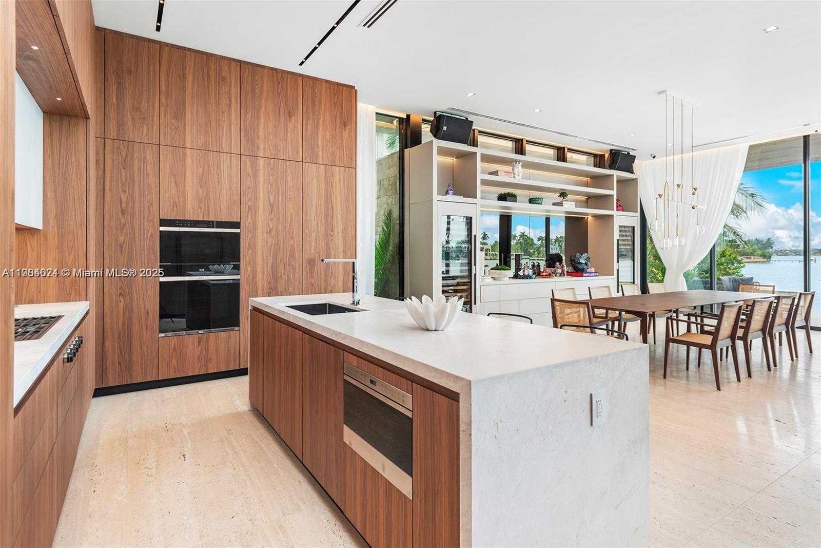 Small Image of 15 EAST SAN MARINO DR #15, Miami Beach Number 50