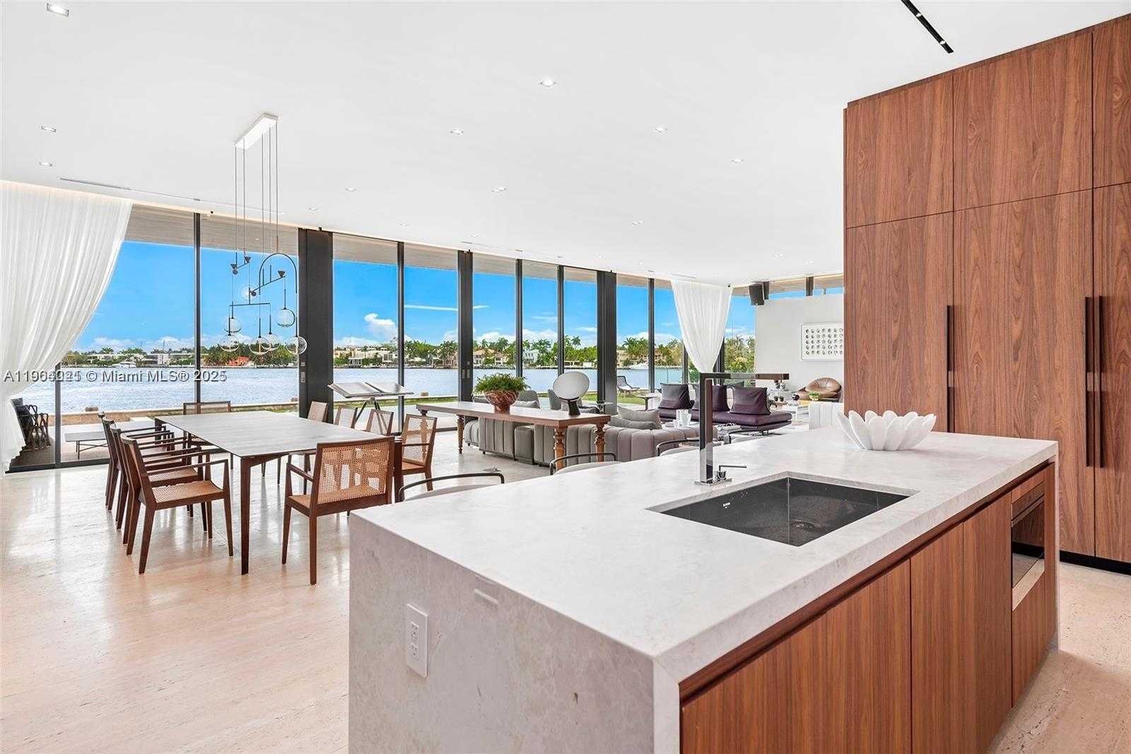 Small Image of 15 EAST SAN MARINO DR #15, Miami Beach Number 51