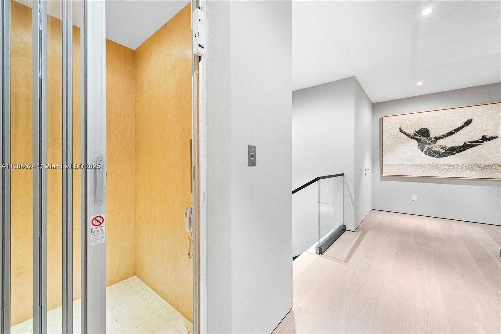 Small Image of 15 EAST SAN MARINO DR #15, Miami Beach Number 77