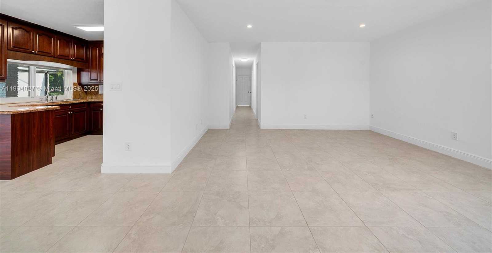 Small Image of 7575 SOUTH WEST 134TH ST, Pinecrest Number 4