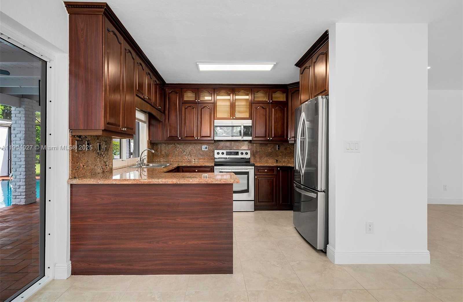 Small Image of 7575 SOUTH WEST 134TH ST, Pinecrest Number 6