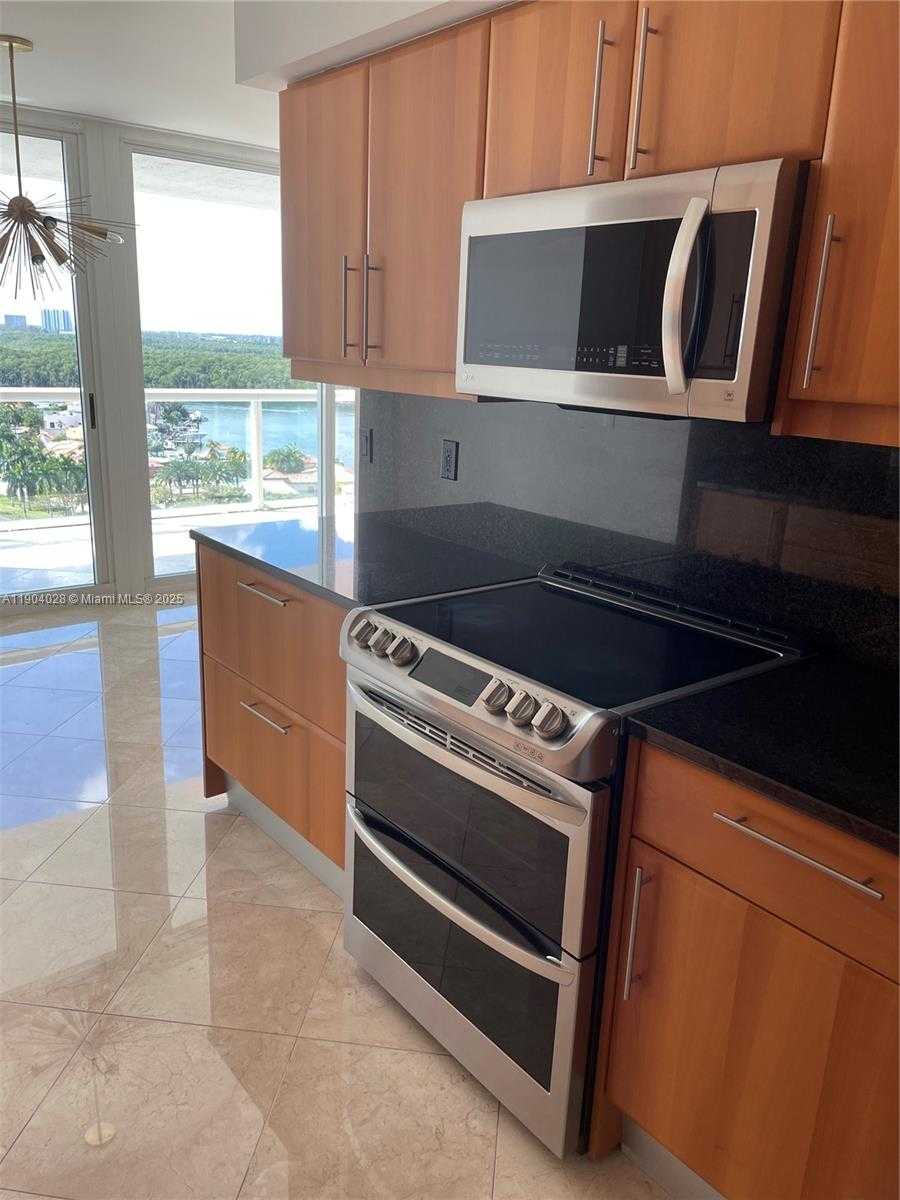 Imagen de Pequeño Objeto