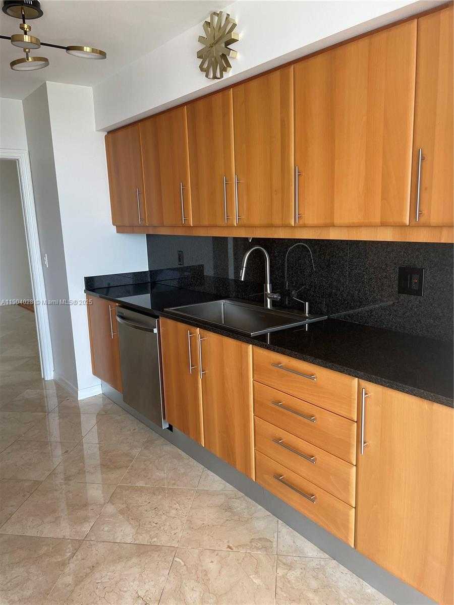 Imagen de Pequeño Objeto