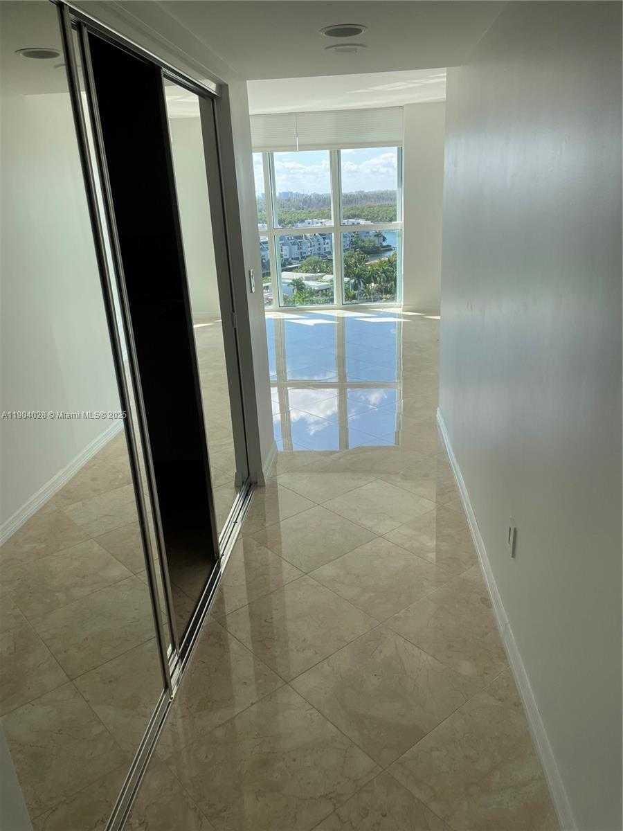 Imagen de Pequeño Objeto