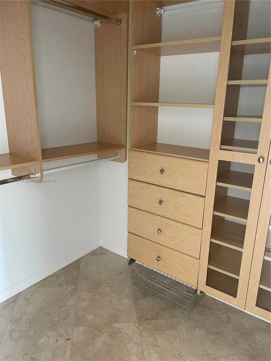 Imagen de Pequeño Objeto