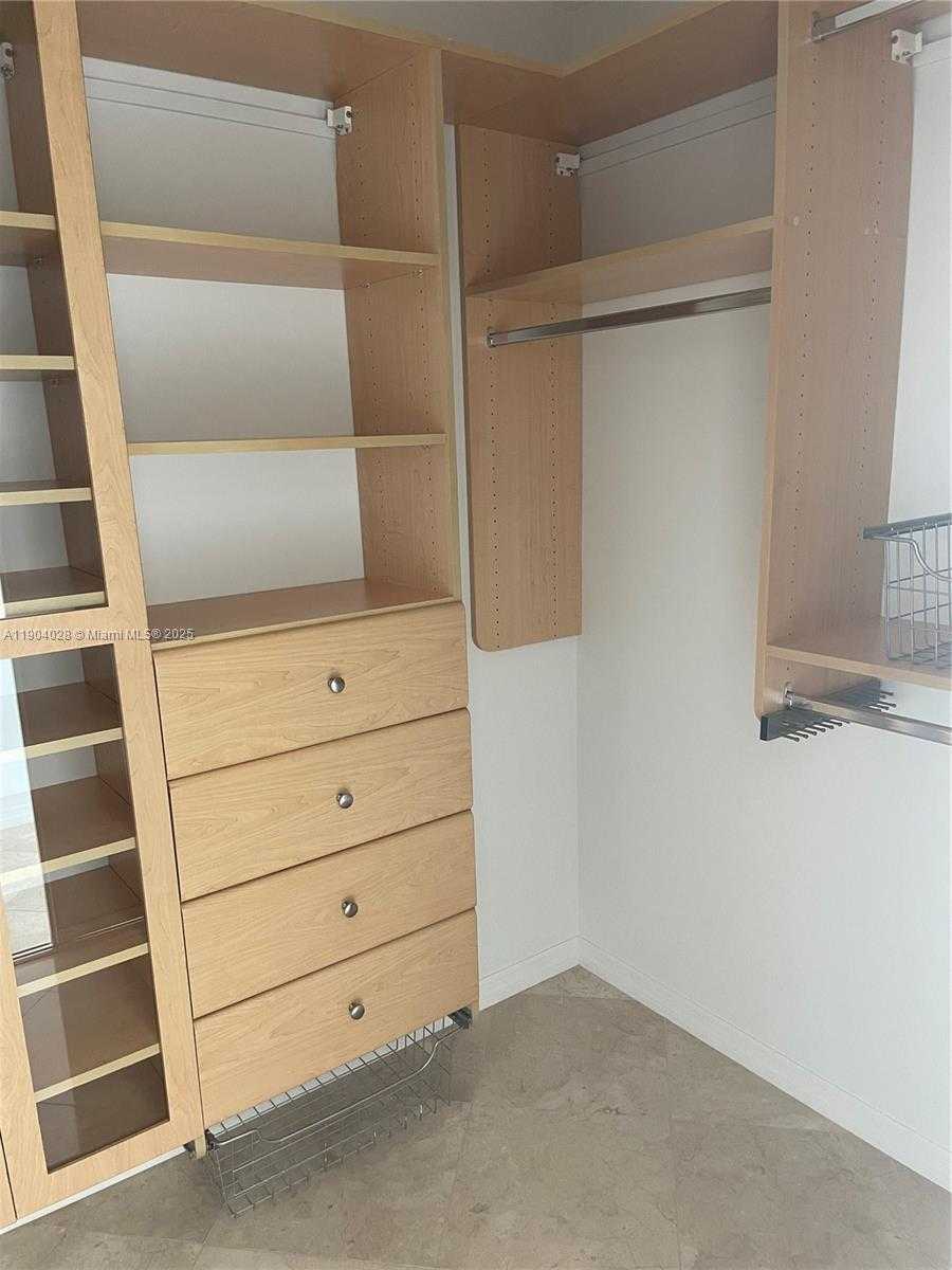 Imagen de Pequeño Objeto