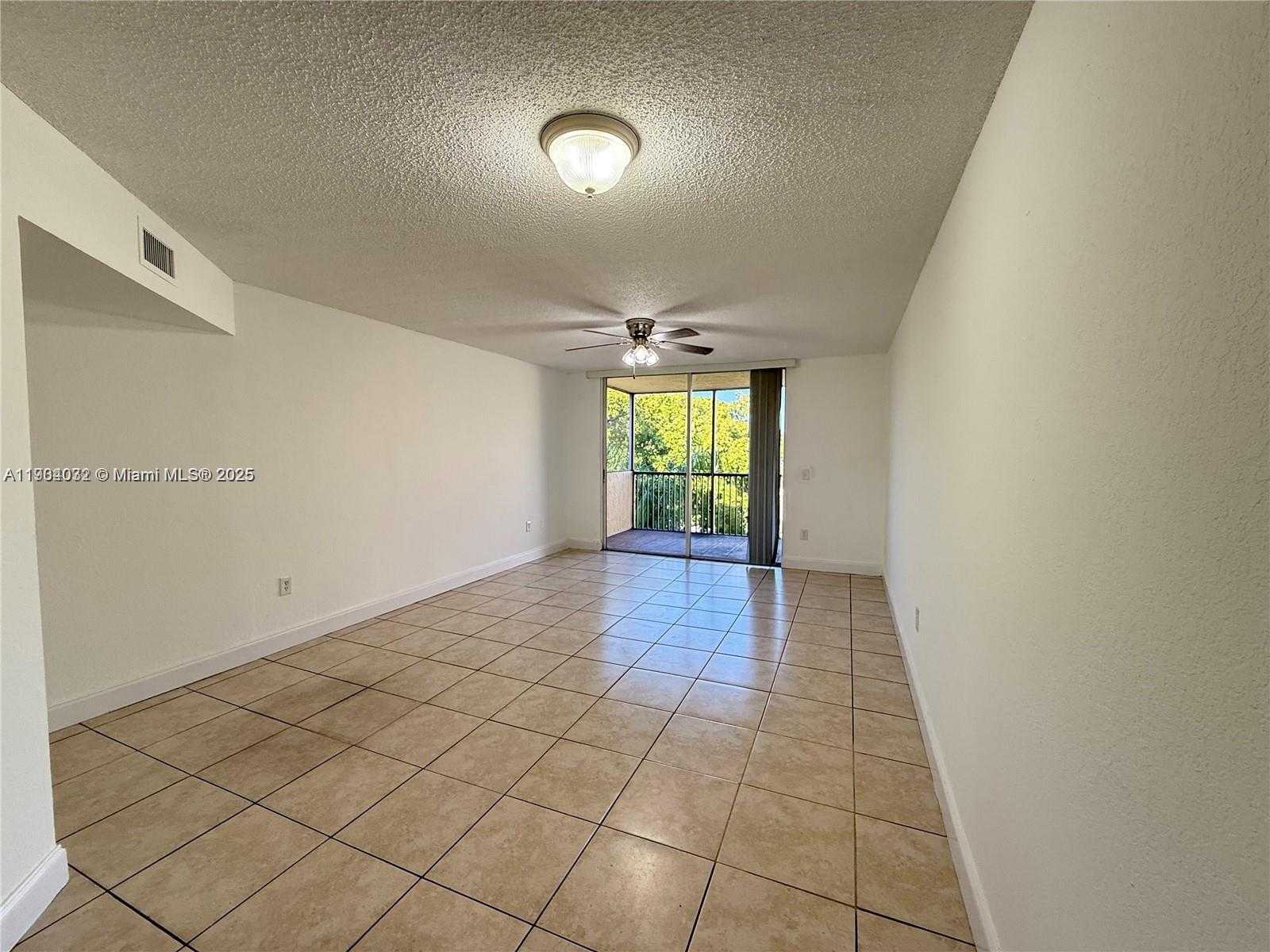 Small Image of 8225 LAKE DR #401, Doral Number 2