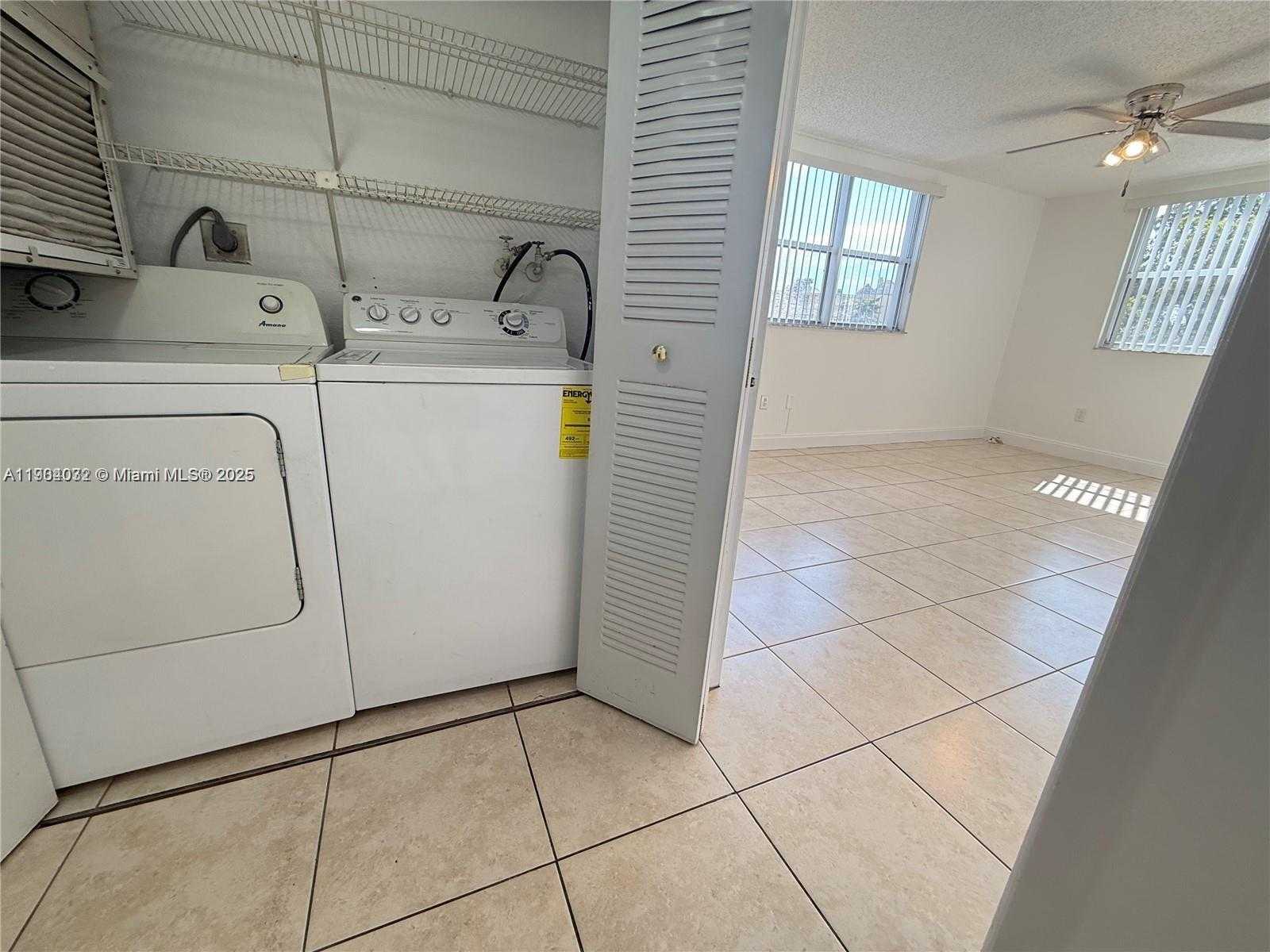 Small Image of 8225 LAKE DR #401, Doral Number 8