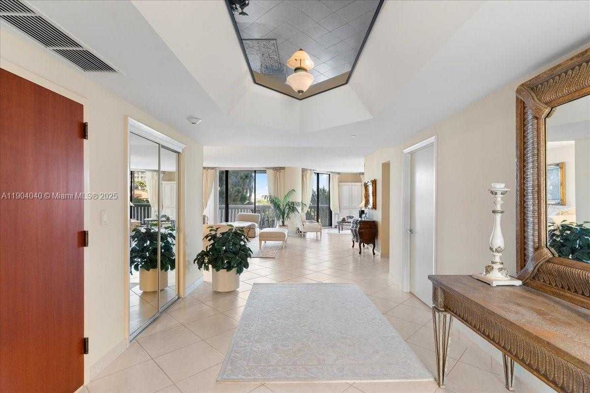 Small Image of 2000 ISLAND BLVD #609, Aventura Number 17