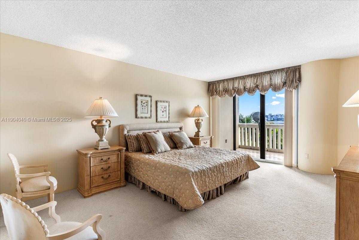 Small Image of 2000 ISLAND BLVD #609, Aventura Number 19