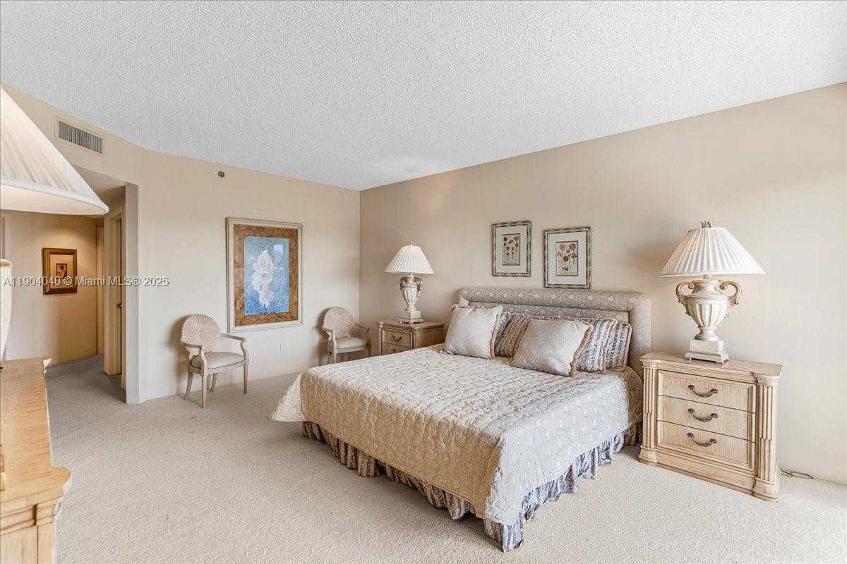 Small Image of 2000 ISLAND BLVD #609, Aventura Number 20