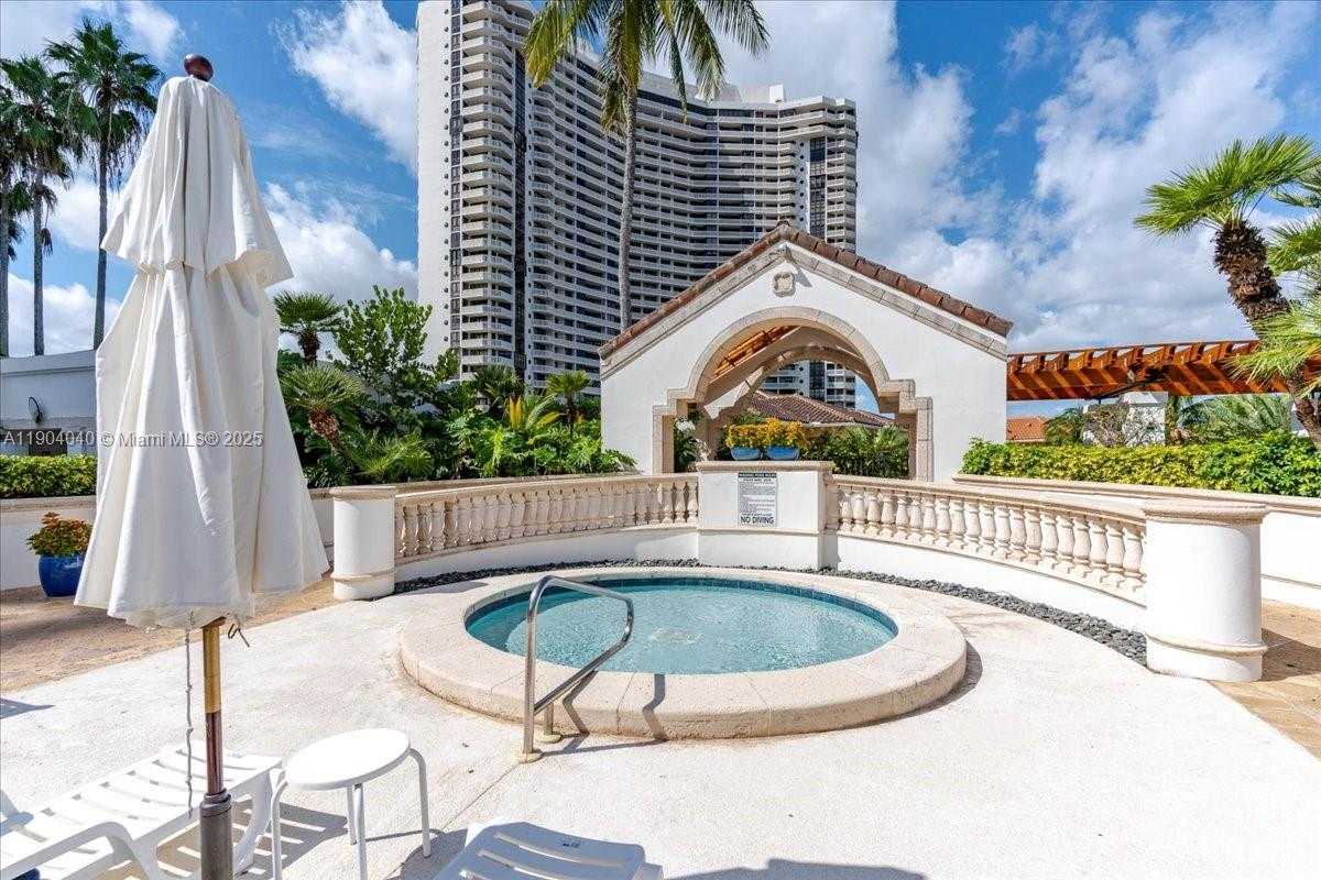 Small Image of 2000 ISLAND BLVD #609, Aventura Number 25