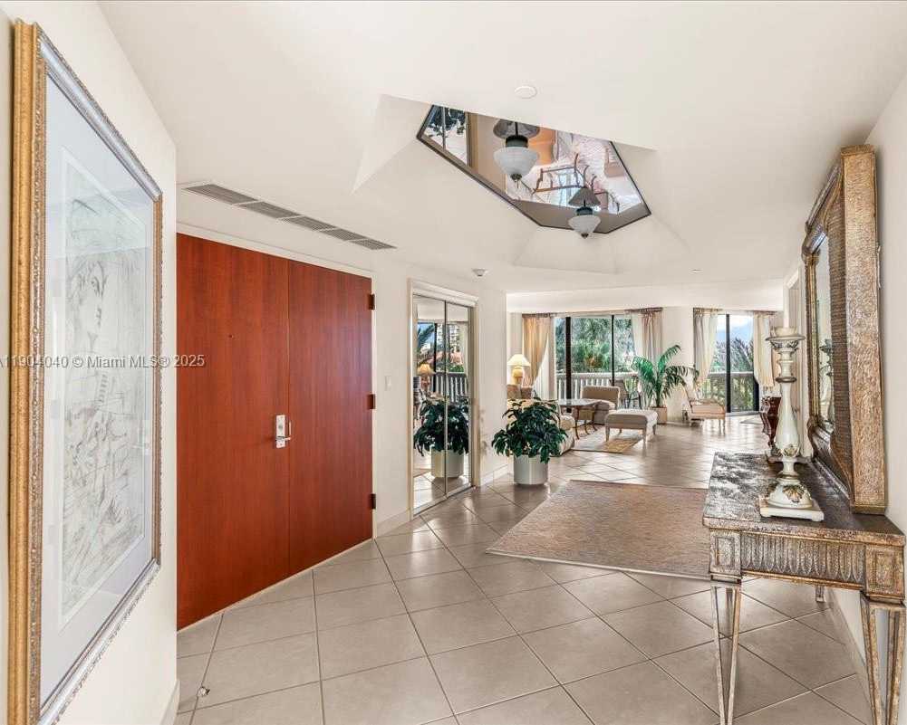 Small Image of 2000 ISLAND BLVD #609, Aventura Number 6