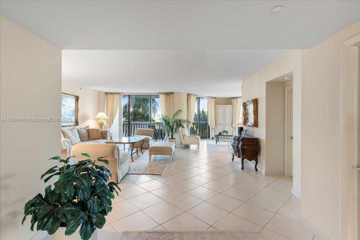 Small Image of 2000 ISLAND BLVD #609, Aventura Number 7