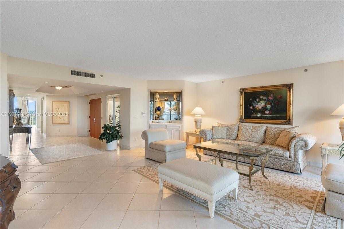 Small Image of 2000 ISLAND BLVD #609, Aventura Number 9