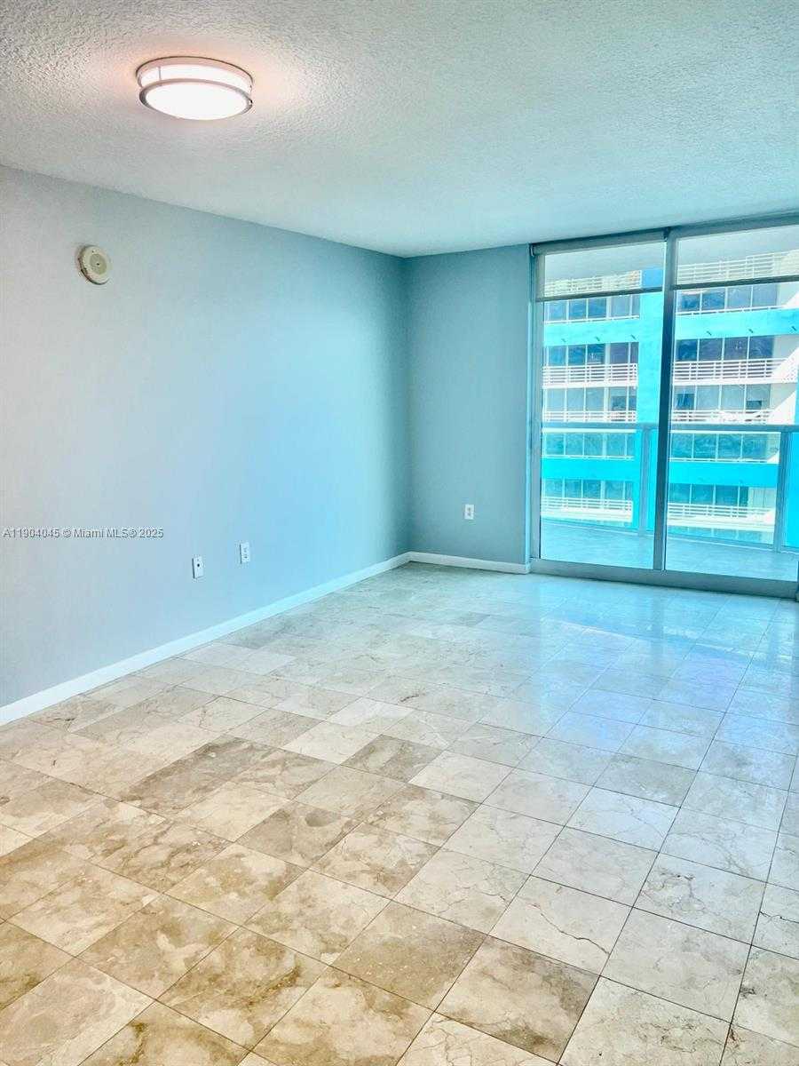Small Image of 2101 BRICKELL AVE #1105, Miami Number 18