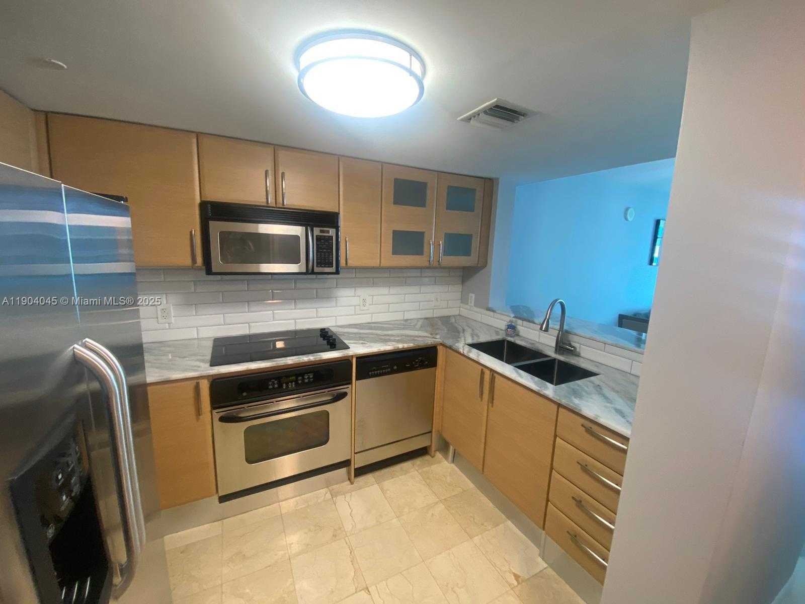 Small Image of 2101 BRICKELL AVE #1105, Miami Number 3