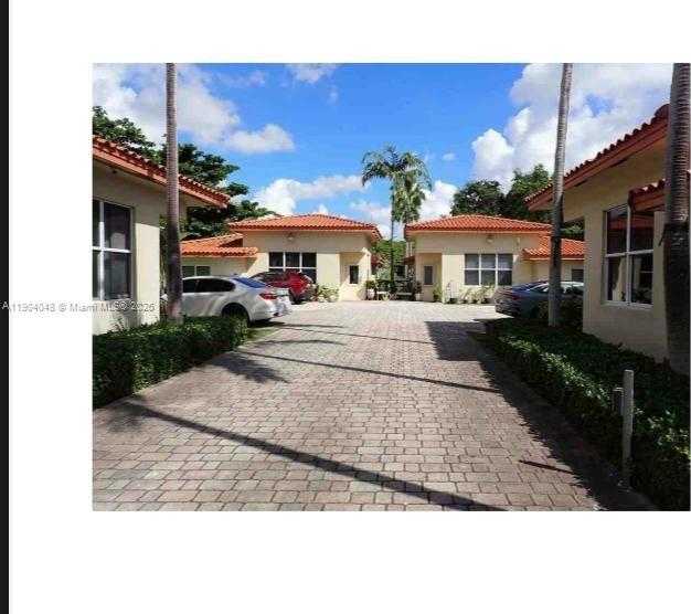Small Image of 2577 NORTH EAST 184TH TER, North Miami Beach Number 2