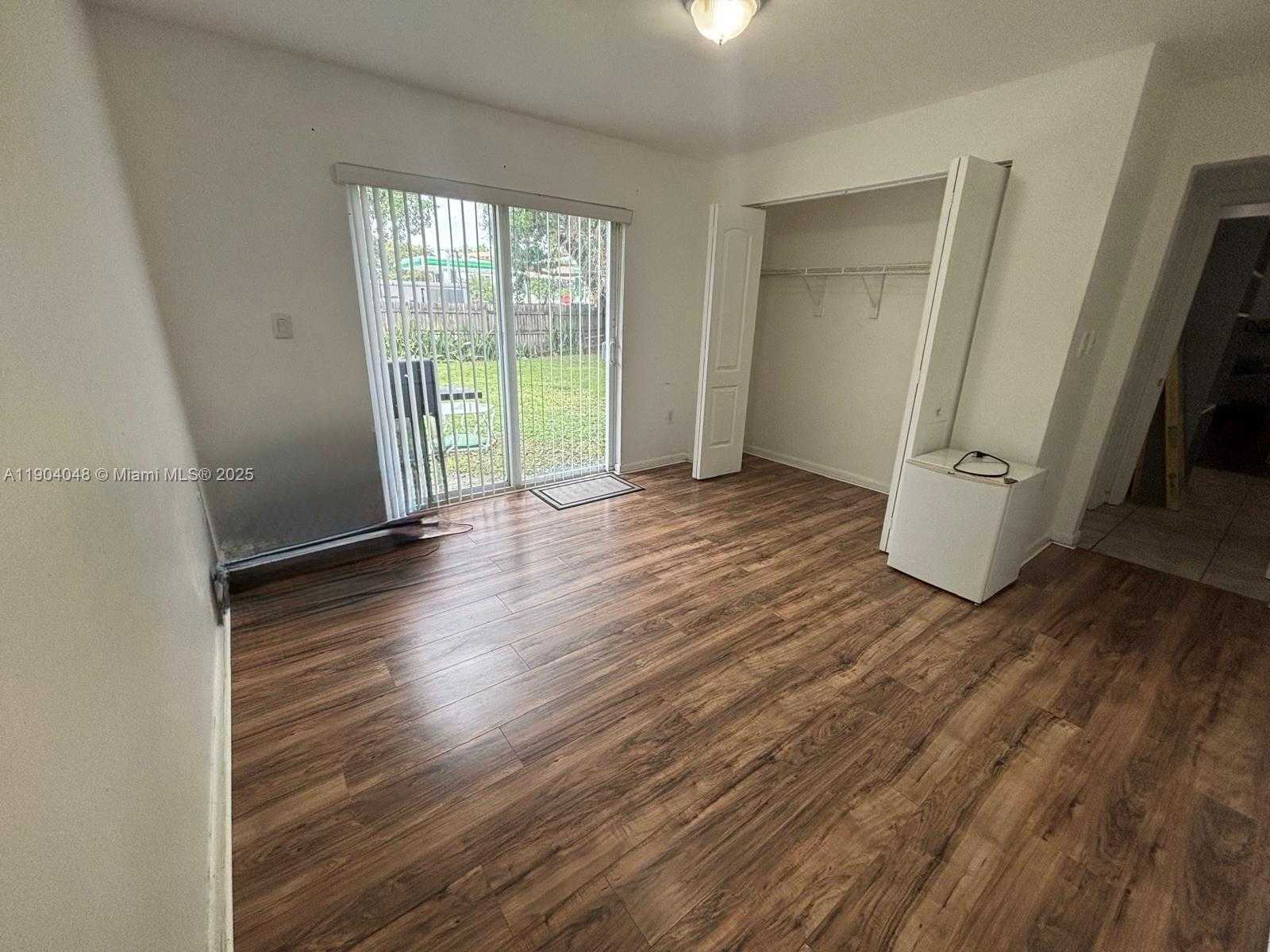 Small Image of 2577 NORTH EAST 184TH TER, North Miami Beach Number 6