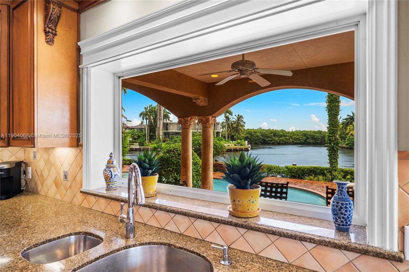 Small Image of 600 MARQUESA DR, Coral Gables Number 13