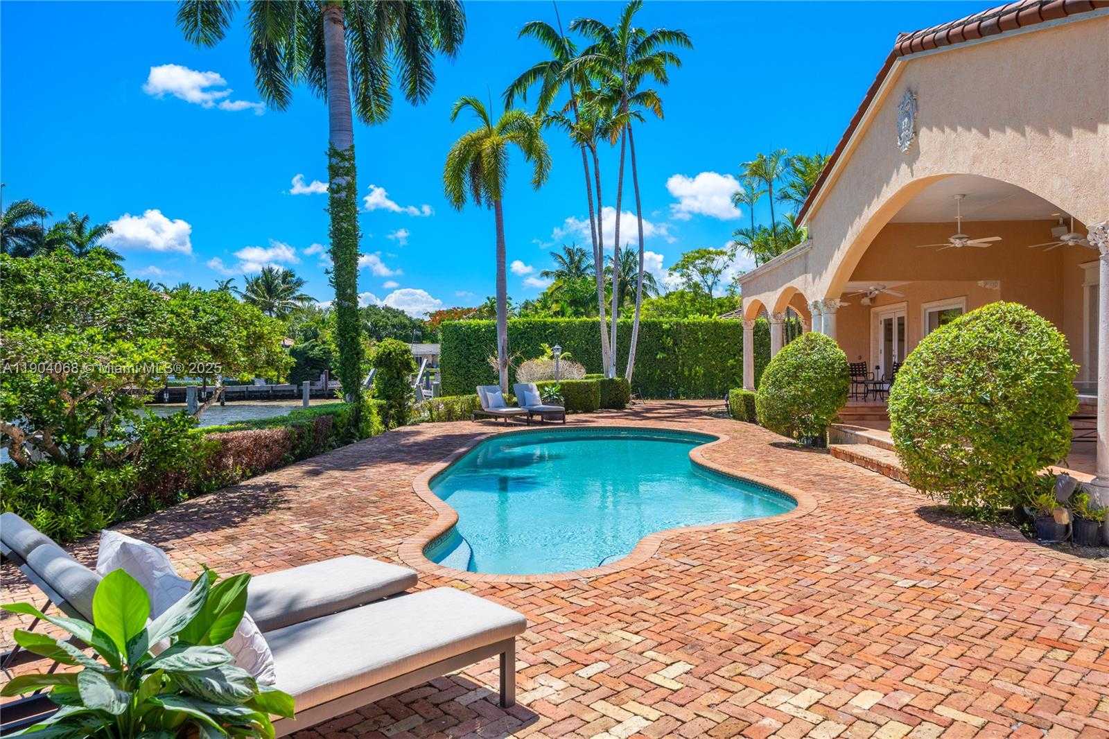 Small Image of 600 MARQUESA DR, Coral Gables Number 16