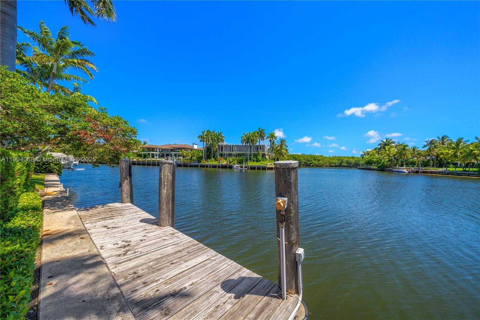 Small Image of 600 MARQUESA DR, Coral Gables Number 17