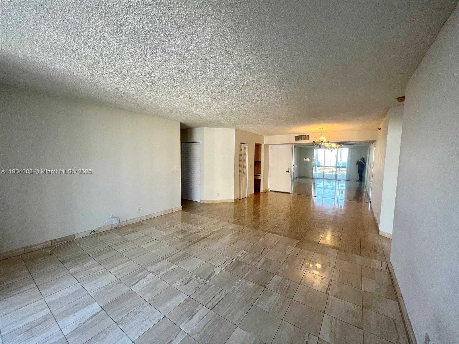 Small Image of 3600 MYSTIC POINTE DR #1717, Aventura Number 5