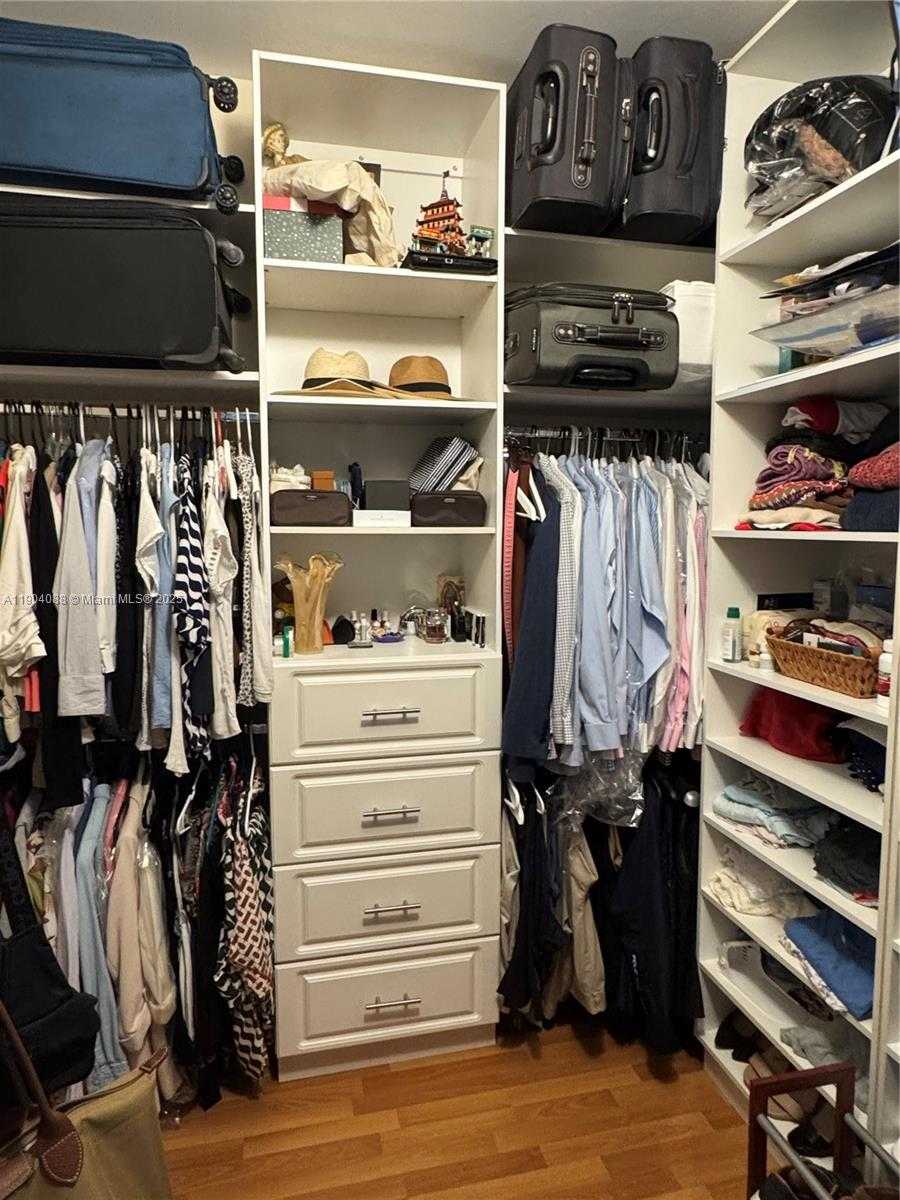 Small Image of 801 BRICKELL KEY BLVD #1510, Miami Number 15