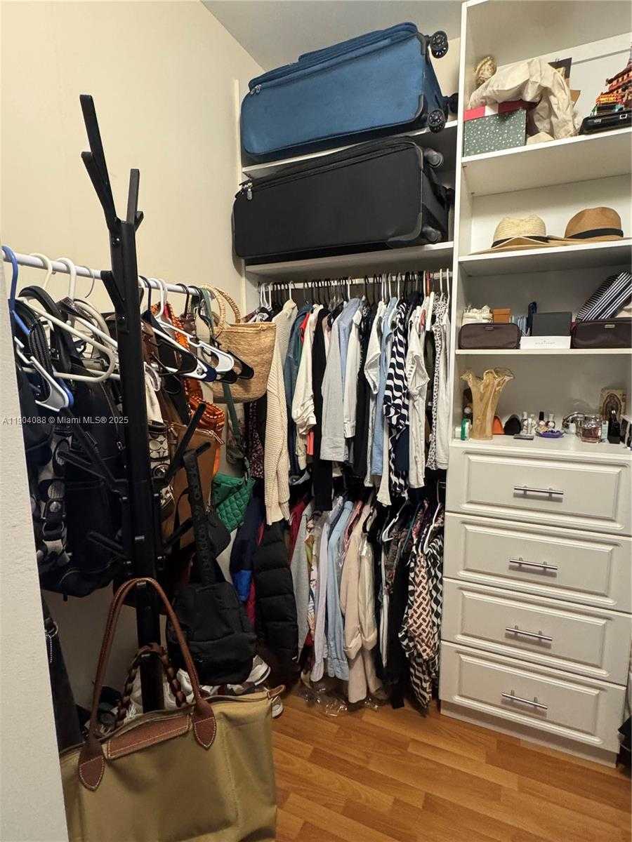 Small Image of 801 BRICKELL KEY BLVD #1510, Miami Number 16