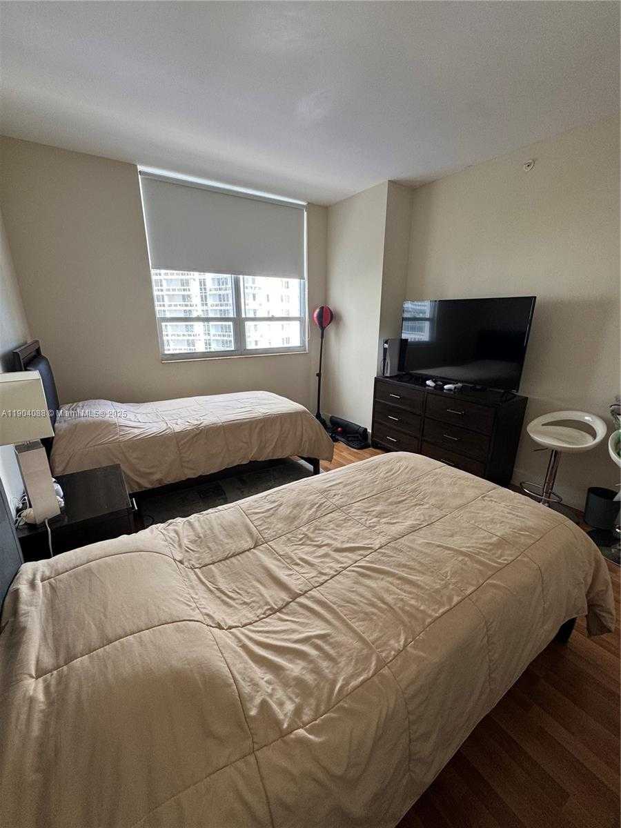 Small Image of 801 BRICKELL KEY BLVD #1510, Miami Number 18