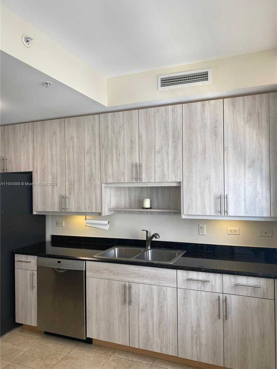 Small Image of 801 BRICKELL KEY BLVD #1510, Miami Number 28