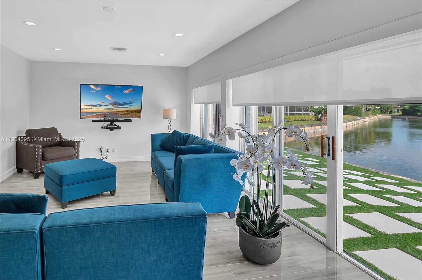 Small Image of 5602 WHITE CEDAR LN #5602, Tamarac Number 10