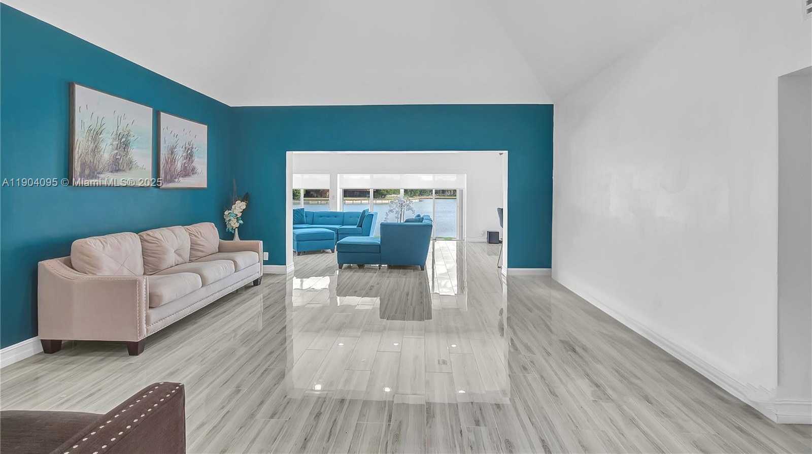 Small Image of 5602 WHITE CEDAR LN #5602, Tamarac Number 3