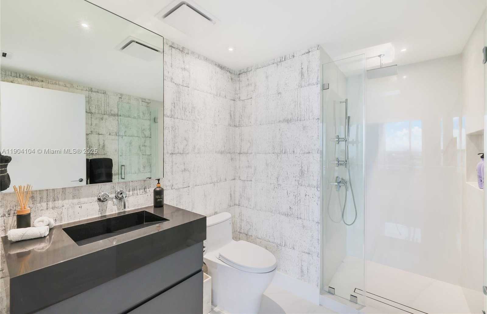 Small Image of 450 ALTON RD #2603, Miami Beach Number 30