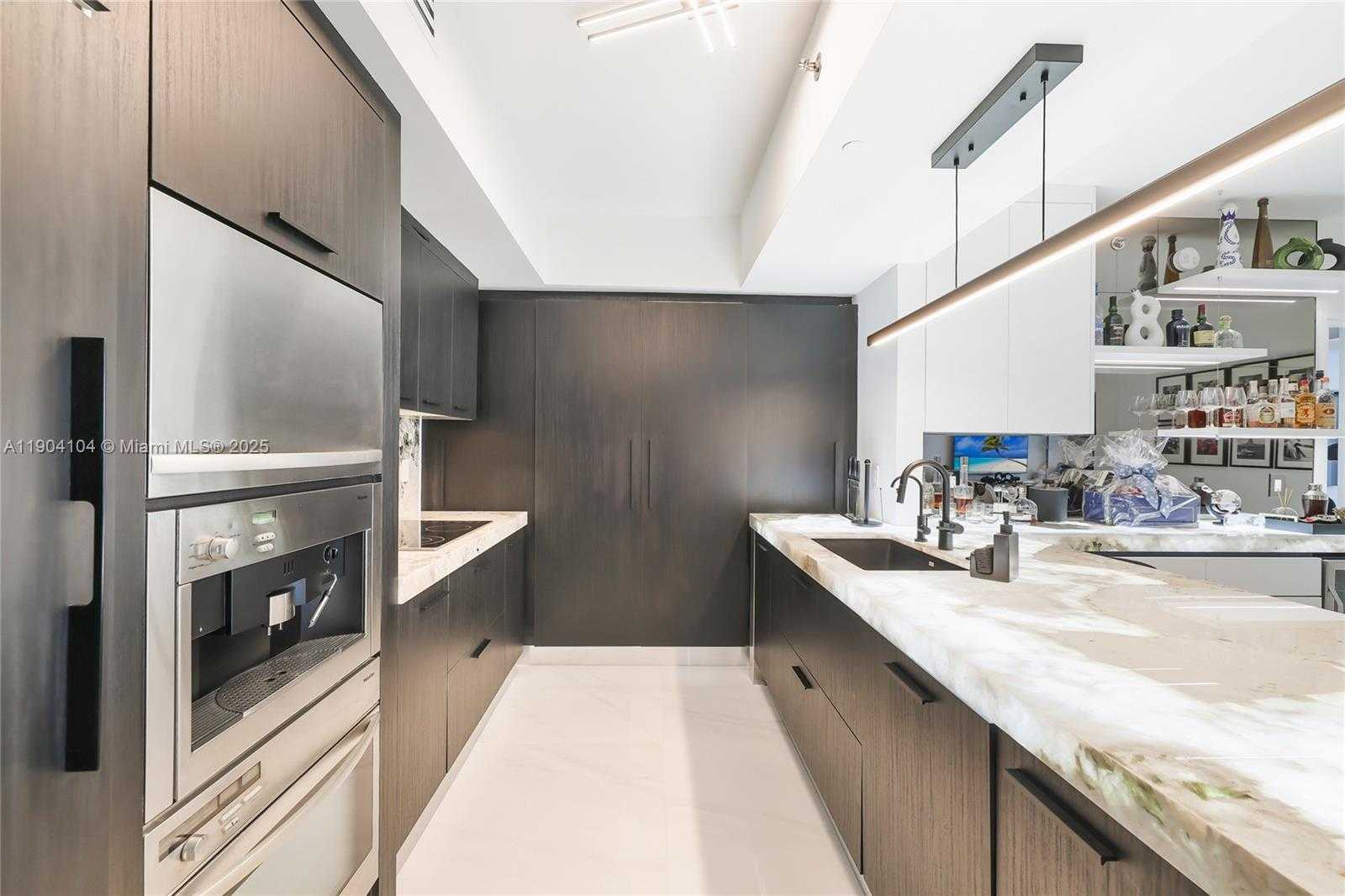 Small Image of 450 ALTON RD #2603, Miami Beach Number 4