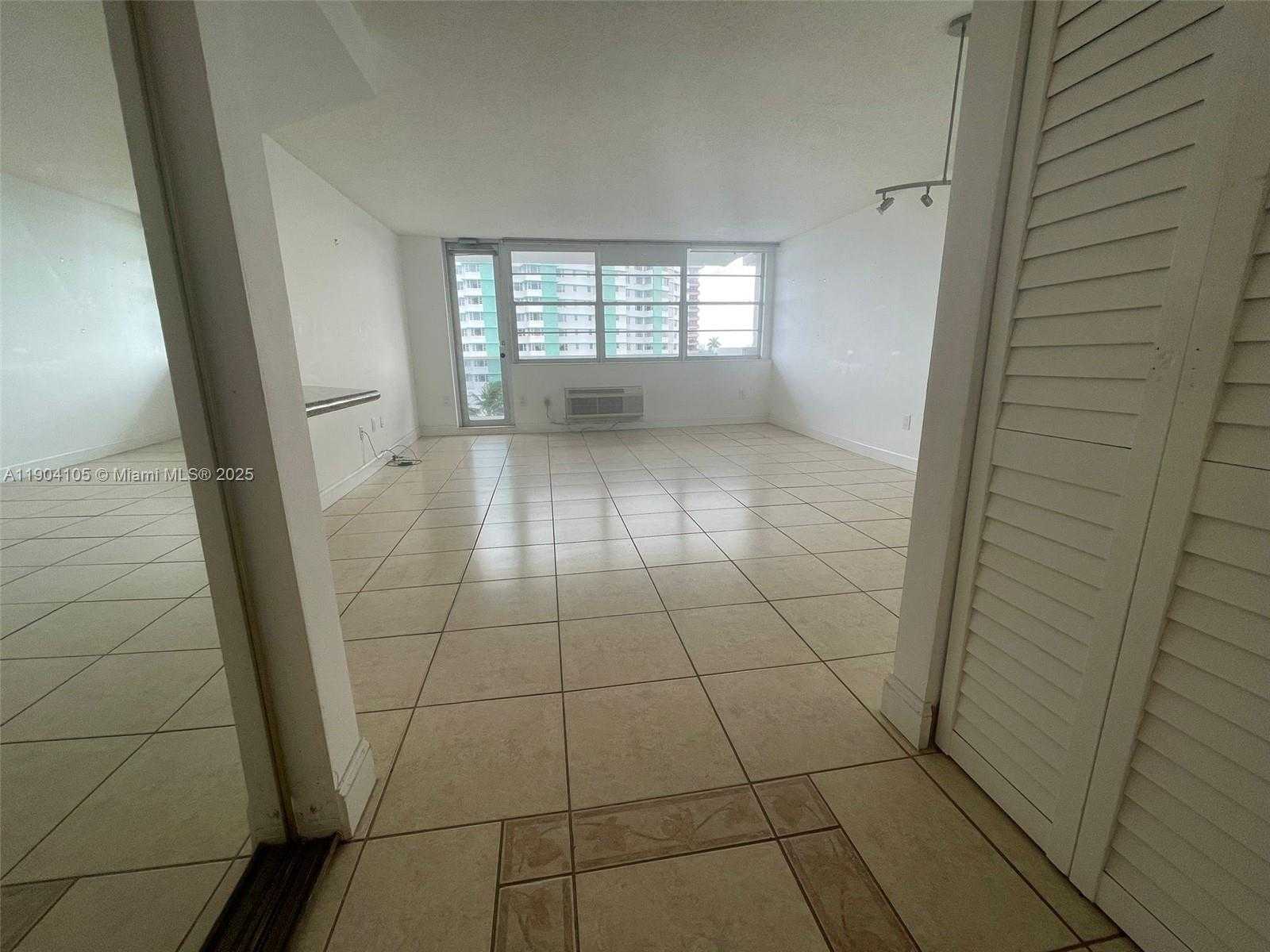 Small Image of 5313 COLLINS AVE #510, Miami Beach Number 3