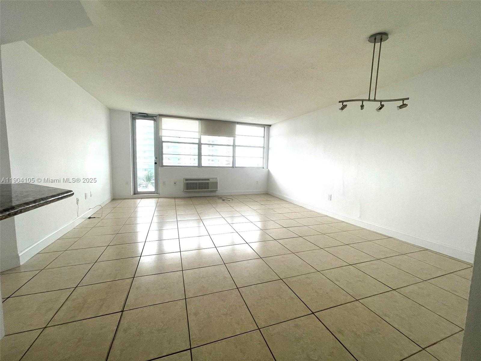Small Image of 5313 COLLINS AVE #510, Miami Beach Number 4