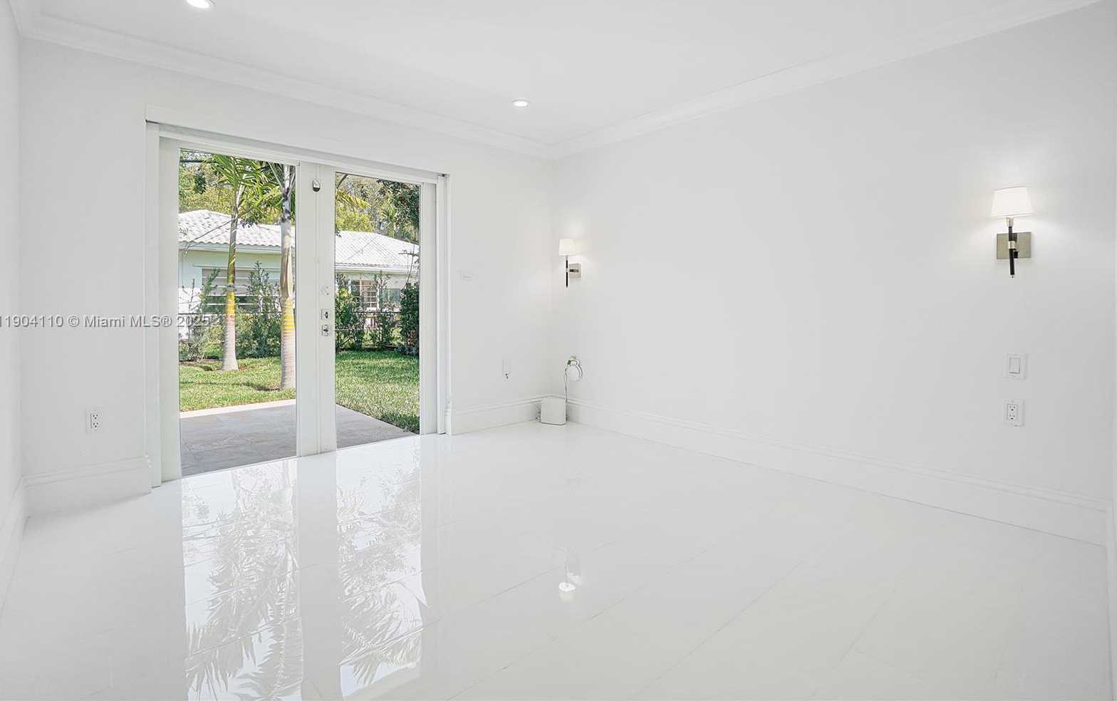 Small Image of 365 WEST ENID DR, Key Biscayne Number 22