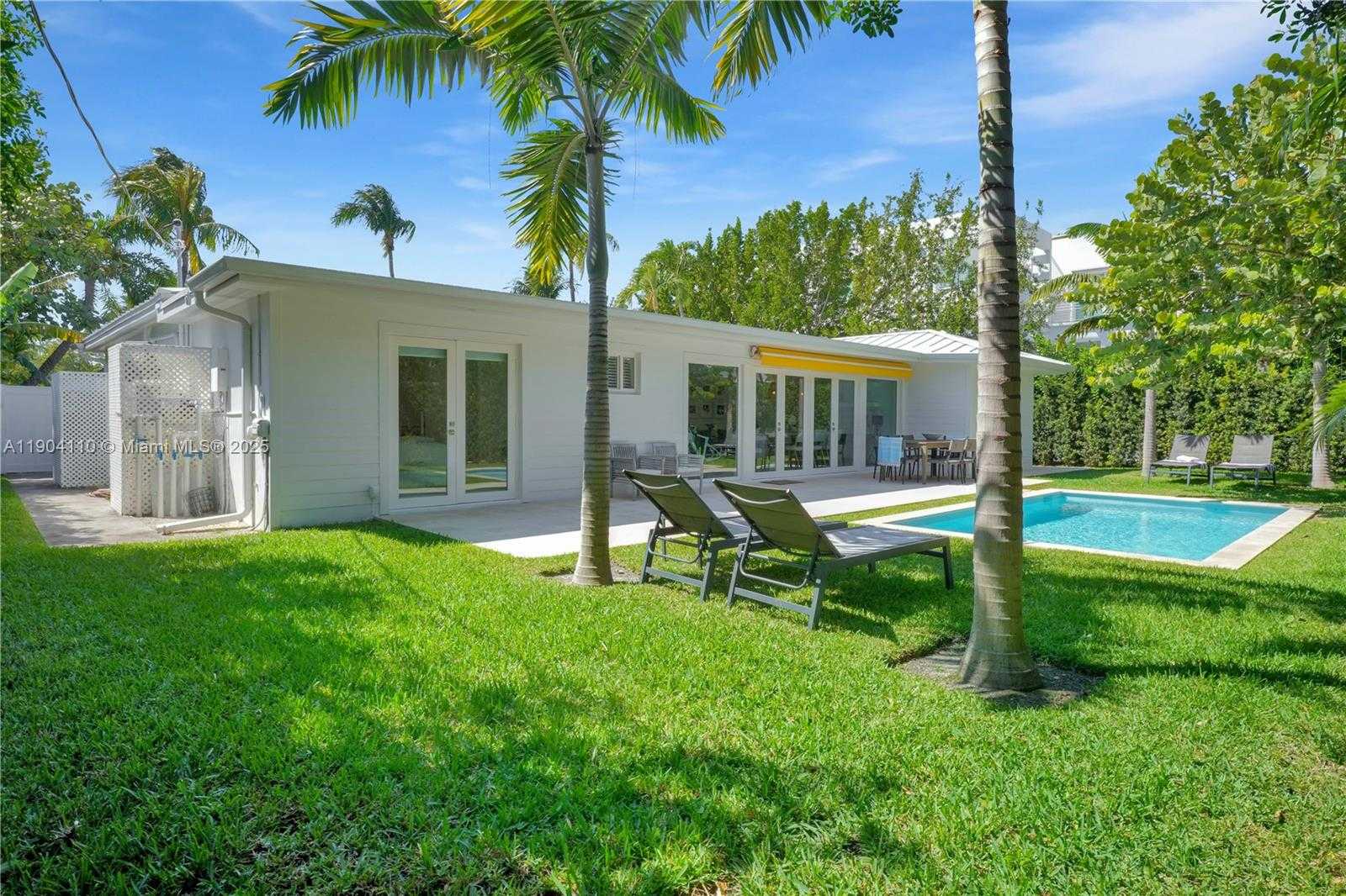 Small Image of 365 WEST ENID DR, Key Biscayne Number 9