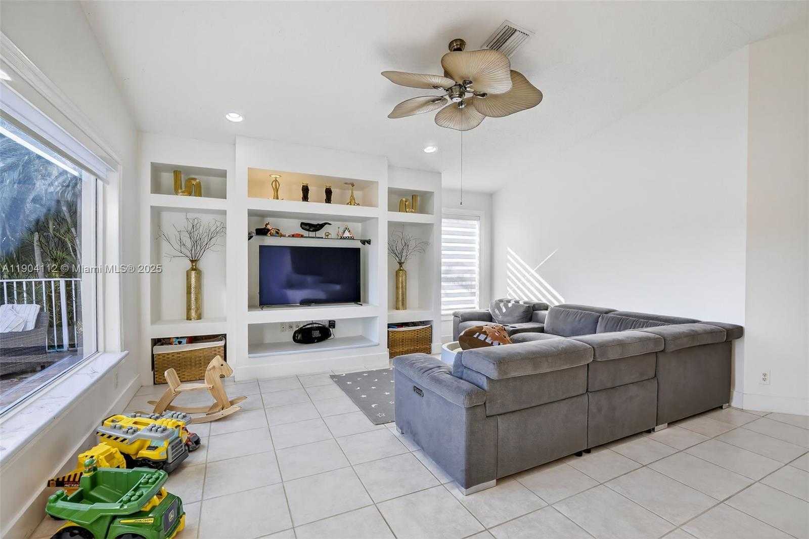 Small Image of 18950 SOUTH WEST 16TH ST #1950, Pembroke Pines Number 19